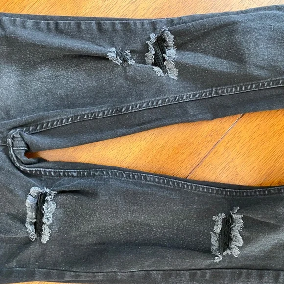 Free People Black Ripped Ankle Jeans Size 25 - Picture 3 of 10
